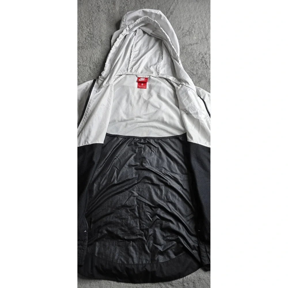 NIKE Sportswear Windrunner Jacket Women's Medium Black White Lightweight Running